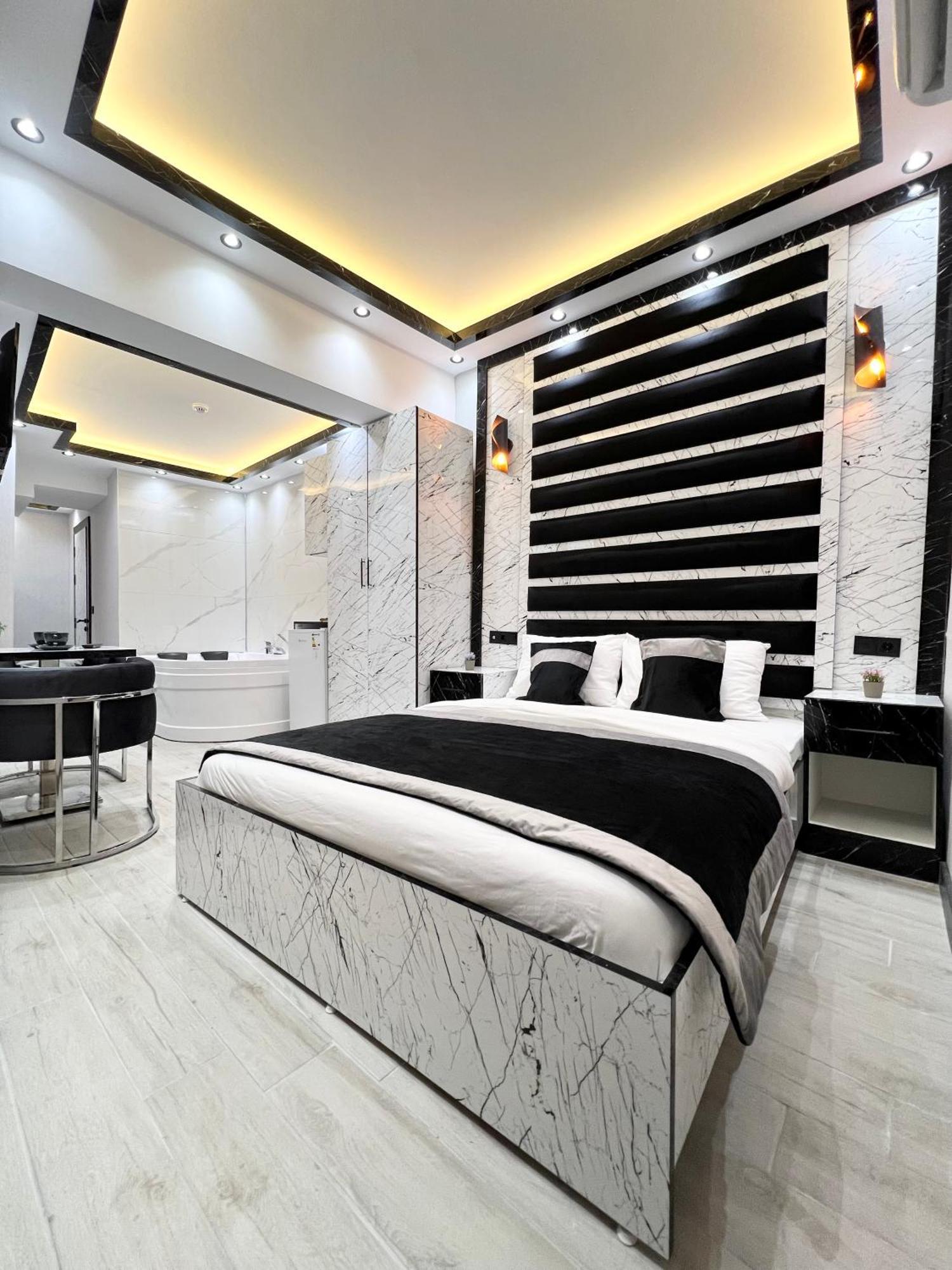 Taksim Larissa Hotel Suites อิสตันบูล ภายนอก รูปภาพ