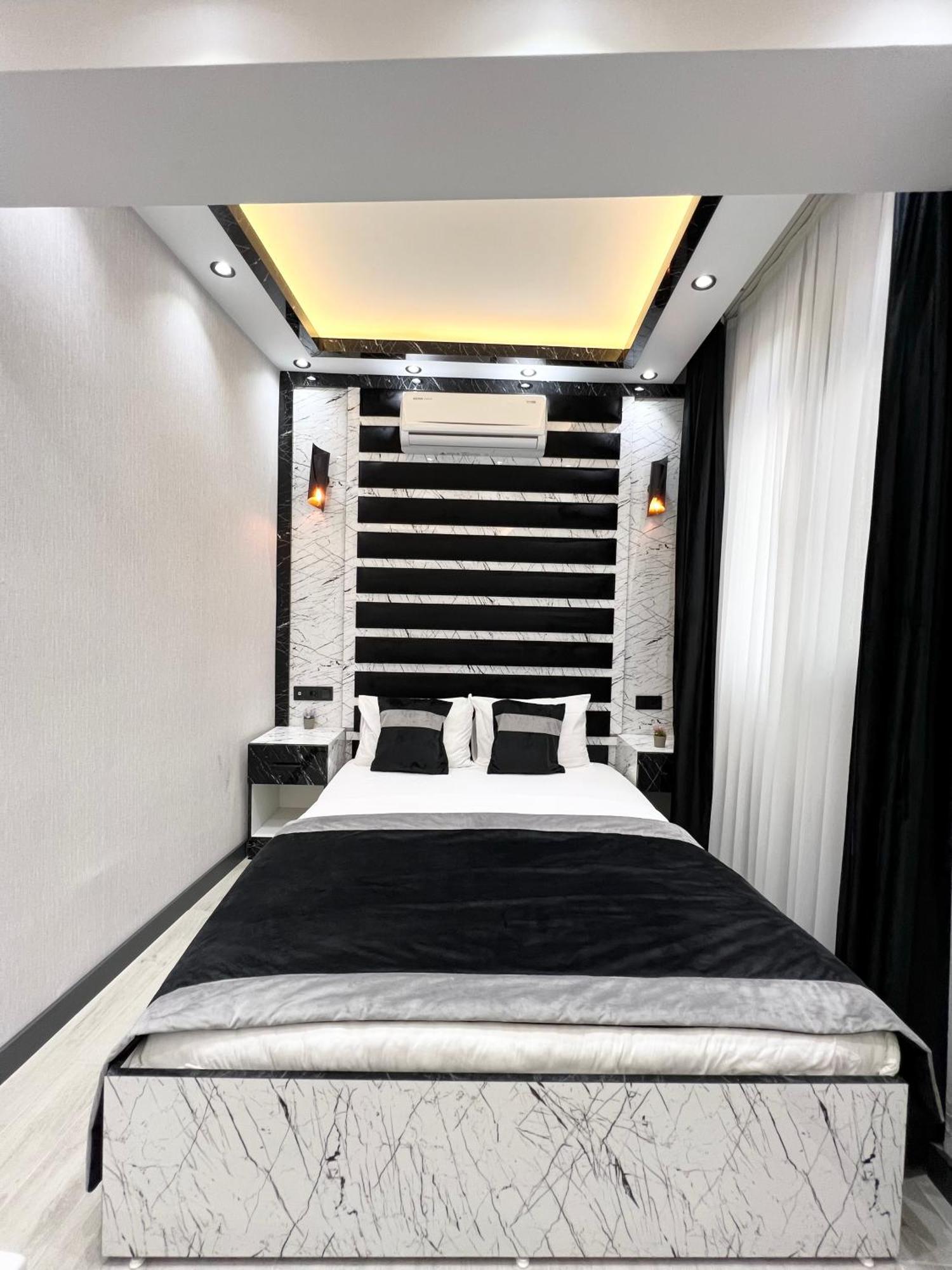 Taksim Larissa Hotel Suites อิสตันบูล ภายนอก รูปภาพ