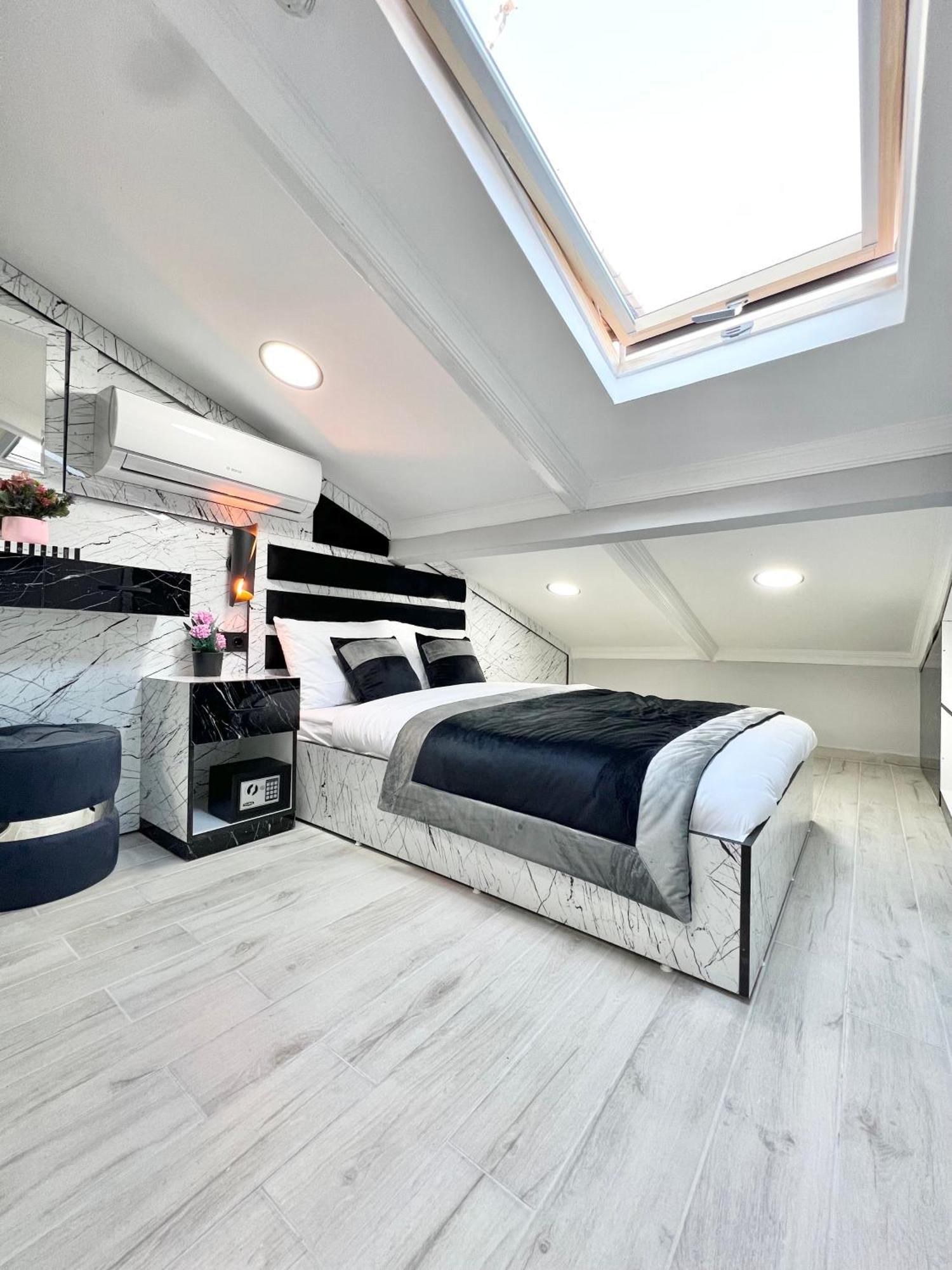 Taksim Larissa Hotel Suites อิสตันบูล ภายนอก รูปภาพ