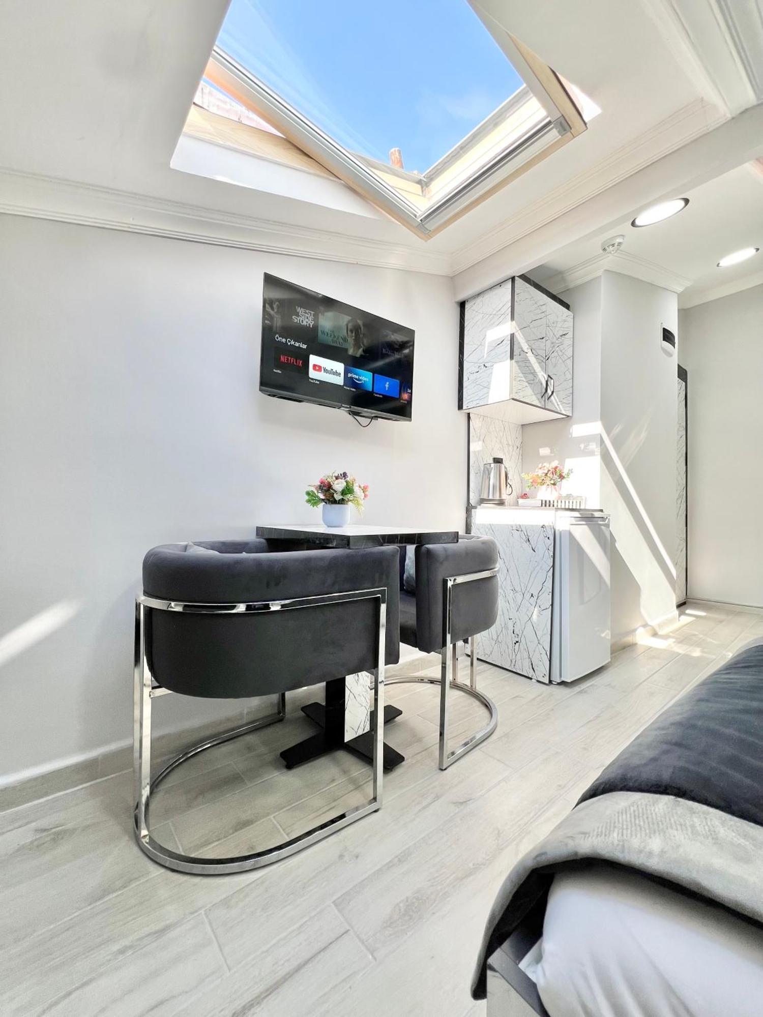 Taksim Larissa Hotel Suites อิสตันบูล ภายนอก รูปภาพ