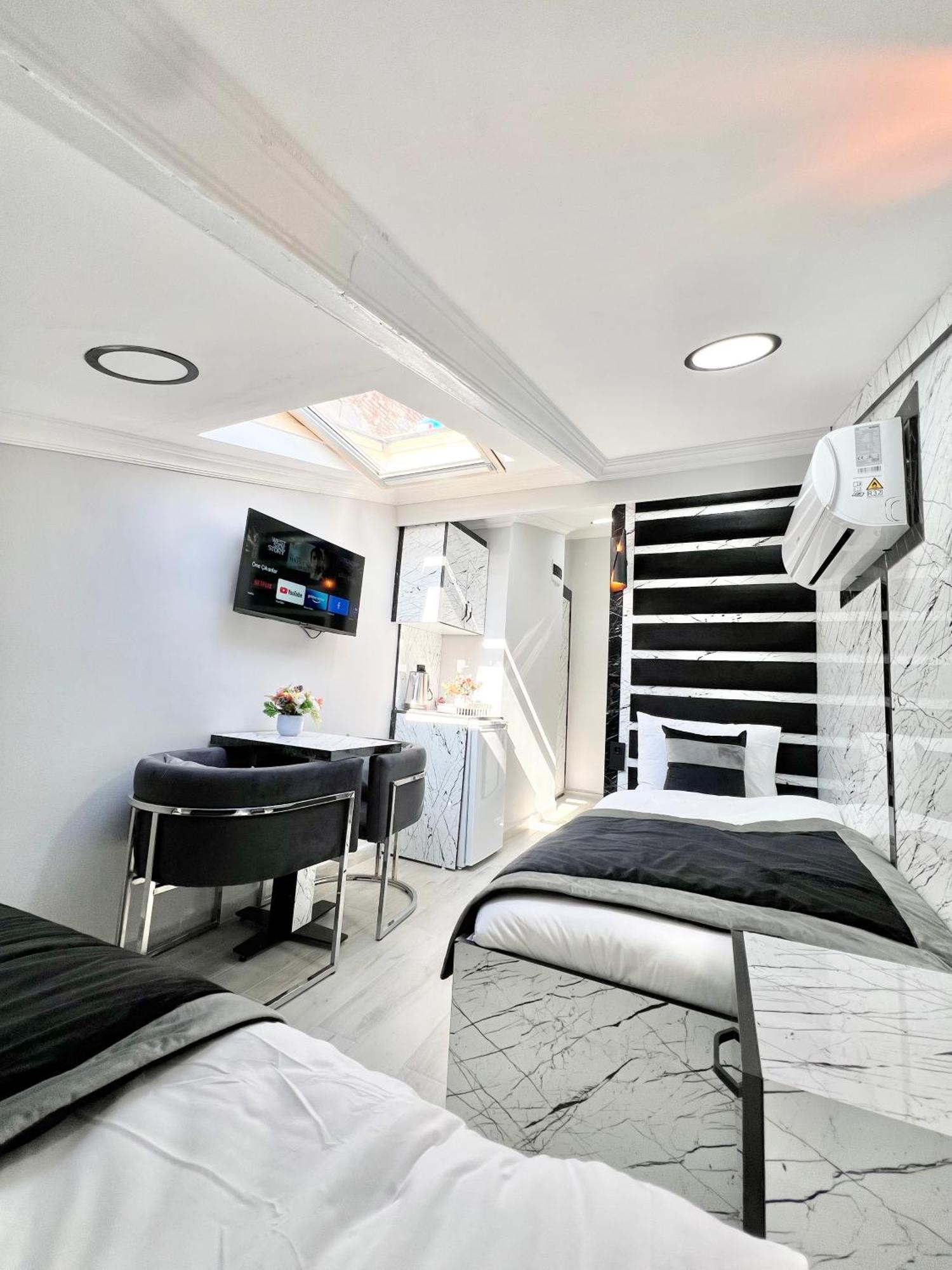 Taksim Larissa Hotel Suites อิสตันบูล ภายนอก รูปภาพ