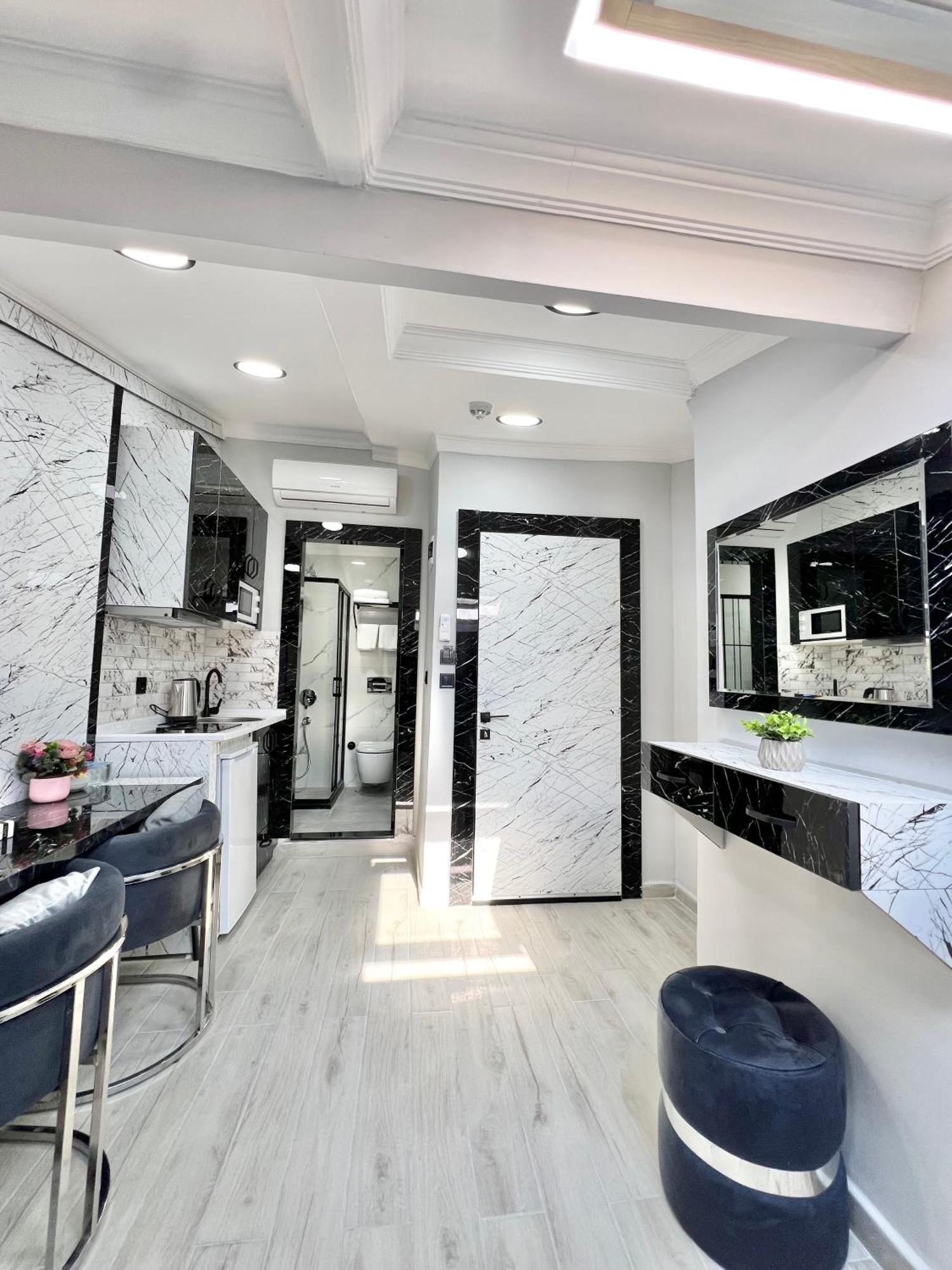 Taksim Larissa Hotel Suites อิสตันบูล ภายนอก รูปภาพ